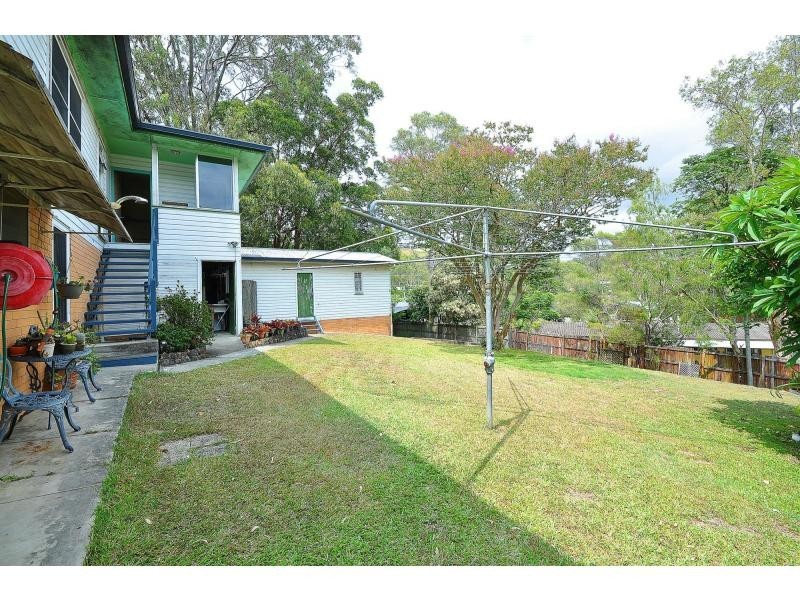214 Ocean Parade, Burleigh Heads QLD 4220