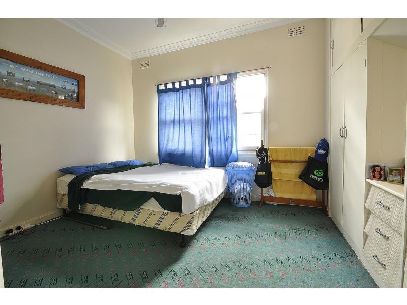 214 Ocean Parade, Burleigh Heads QLD 4220