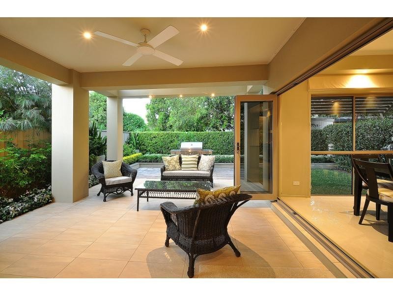 15 Bardon Avenue, Miami QLD 4220