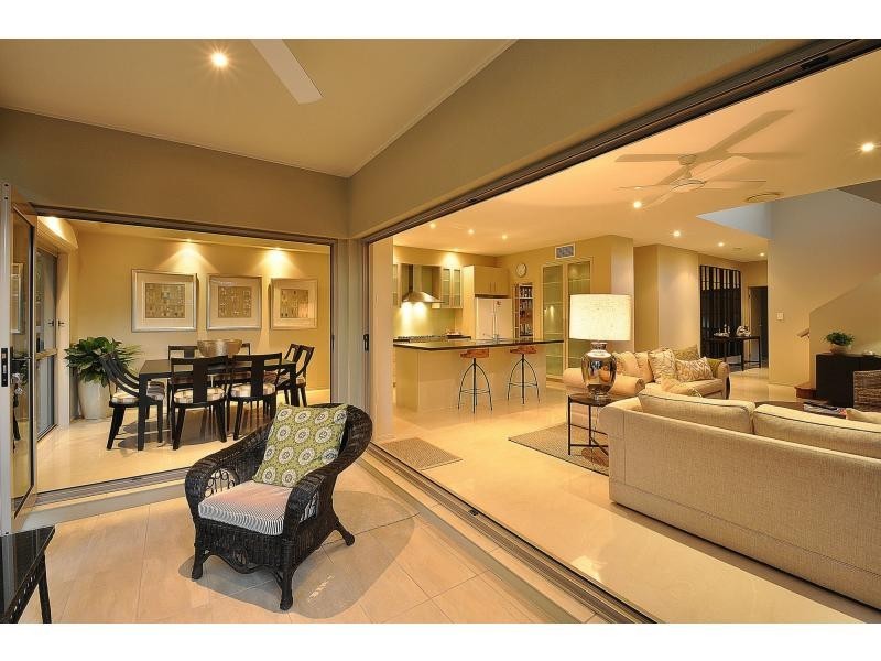 15 Bardon Avenue, Miami QLD 4220