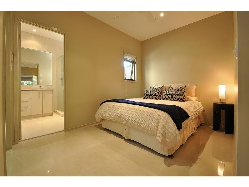 15 Bardon Avenue, Miami QLD 4220