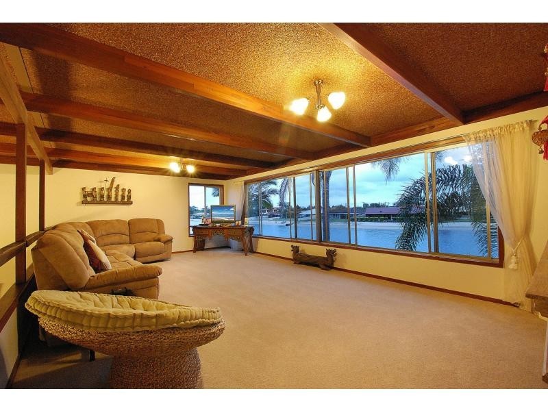 222 Mallawa Drive, Palm Beach QLD 4221