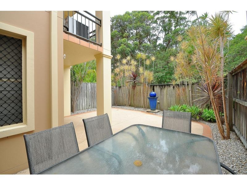 8/21 Beachcomber Court, Burleigh Waters QLD 4220