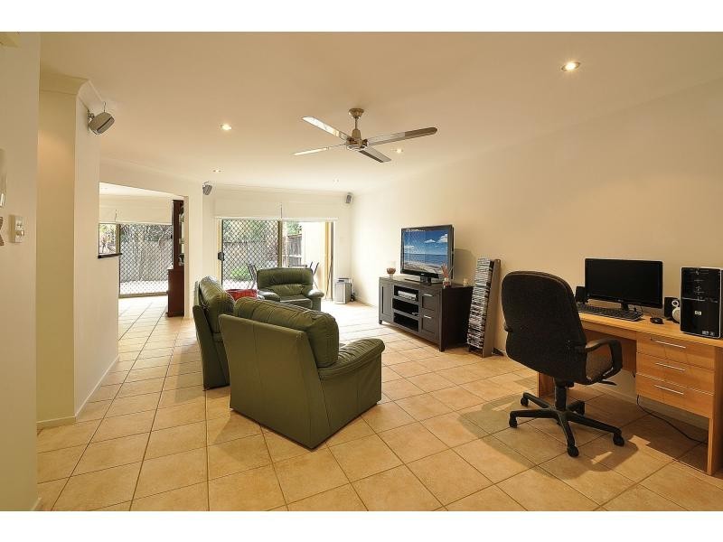 8/21 Beachcomber Court, Burleigh Waters QLD 4220