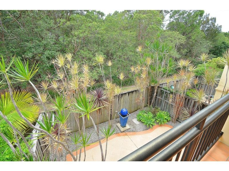 8/21 Beachcomber Court, Burleigh Waters QLD 4220