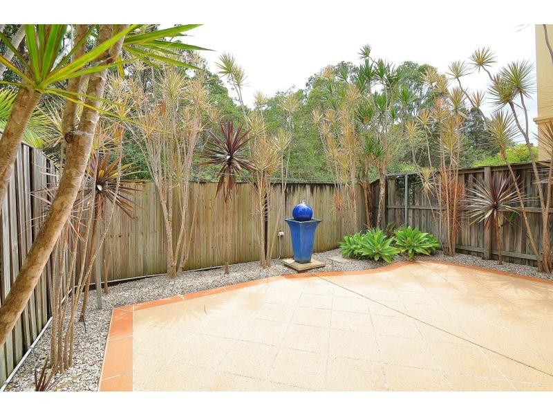 8/21 Beachcomber Court, Burleigh Waters QLD 4220