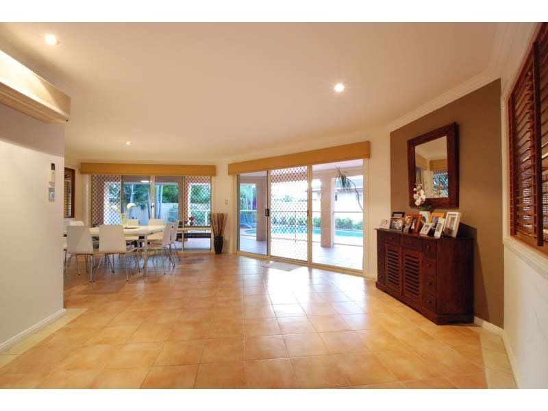 6 Julatten Drive, Robina QLD 4226