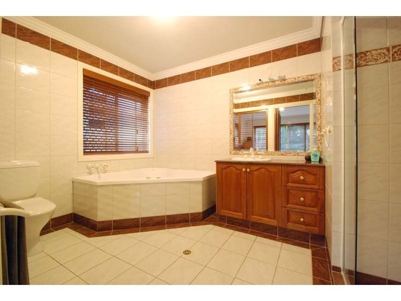 6 Julatten Drive, Robina QLD 4226