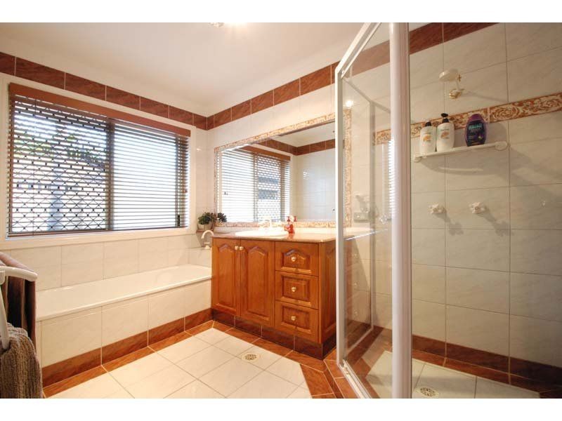 6 Julatten Drive, Robina QLD 4226