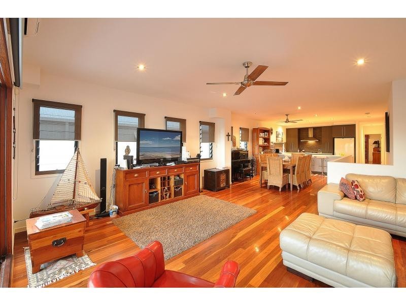 1/3 First Avenue, Palm Beach QLD 4221