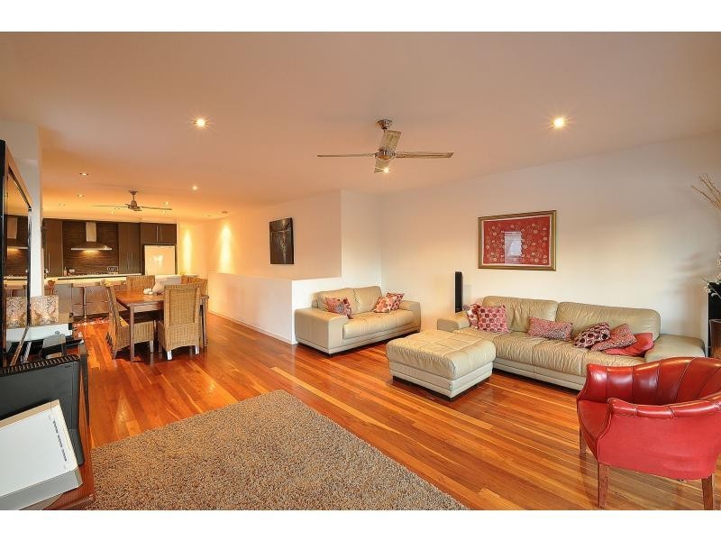 1/3 First Avenue, Palm Beach QLD 4221