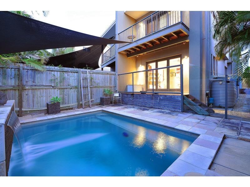 1/3 First Avenue, Palm Beach QLD 4221