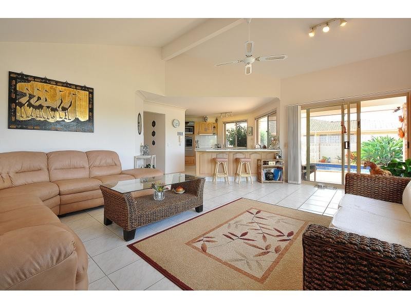 90 Dunlin Drive, Burleigh Waters QLD 4220