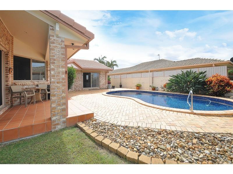 90 Dunlin Drive, Burleigh Waters QLD 4220