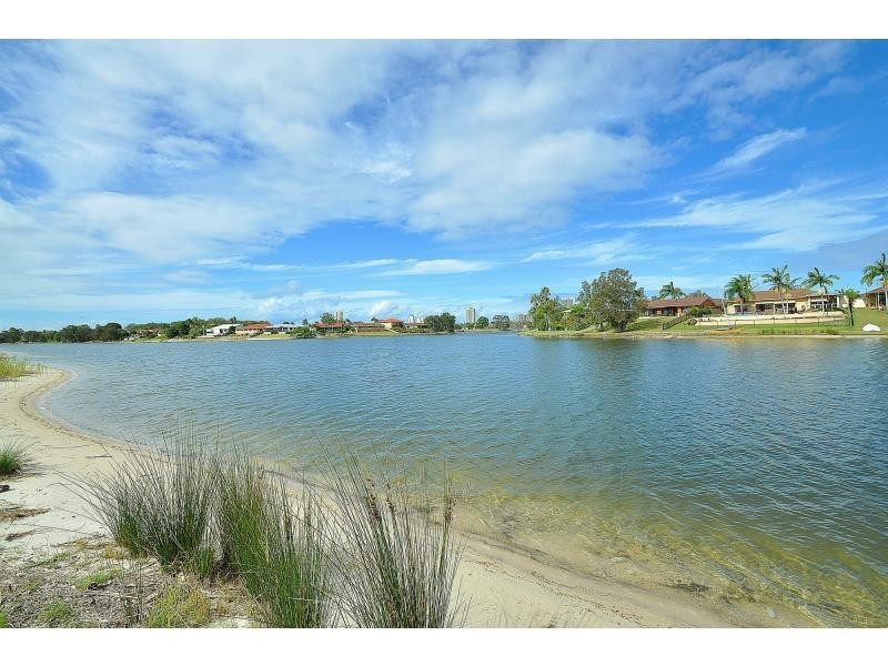 90 Dunlin Drive, Burleigh Waters QLD 4220