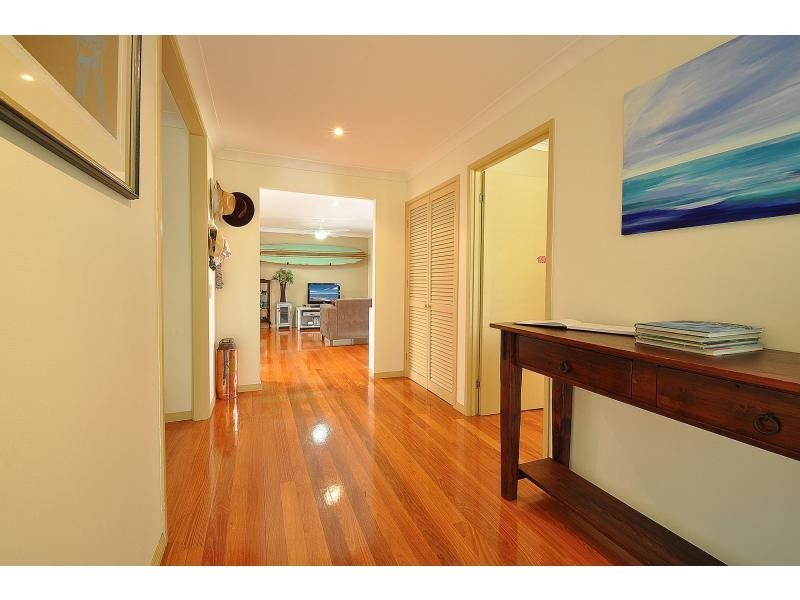 13 Curlew Crescent, Burleigh Waters QLD 4220