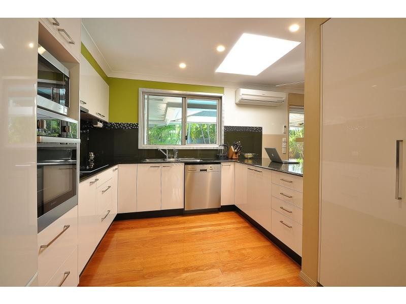 13 Curlew Crescent, Burleigh Waters QLD 4220