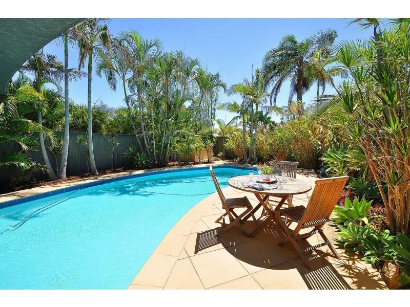 13 Curlew Crescent, Burleigh Waters QLD 4220