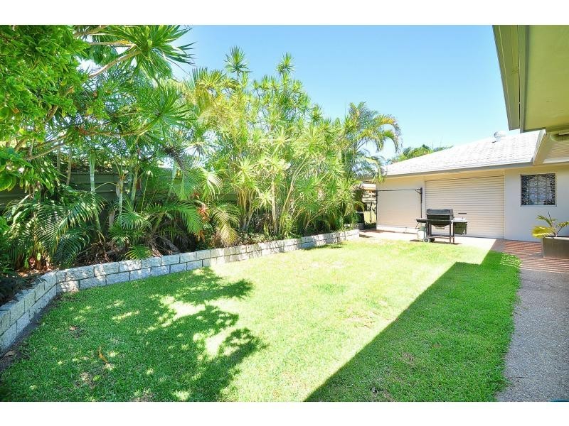 13 Curlew Crescent, Burleigh Waters QLD 4220