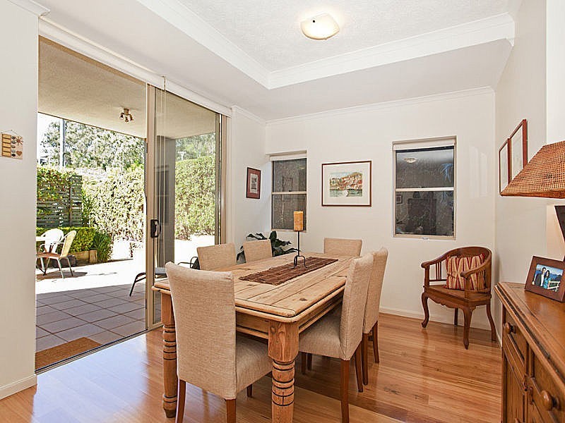 3/4 Park Avenue, Burleigh Heads QLD 4220