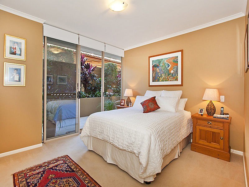 3/4 Park Avenue, Burleigh Heads QLD 4220