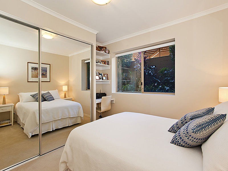 3/4 Park Avenue, Burleigh Heads QLD 4220