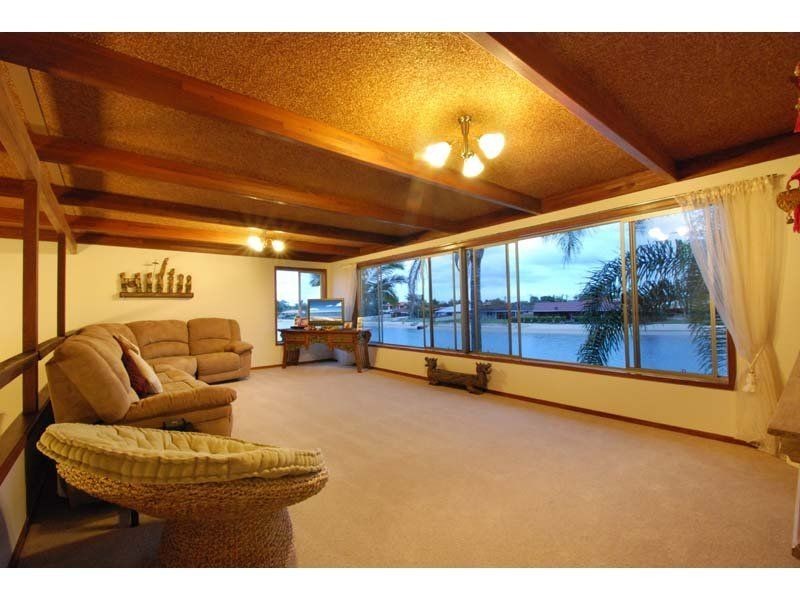 222 Mallawa Drive, Palm Beach QLD 4221
