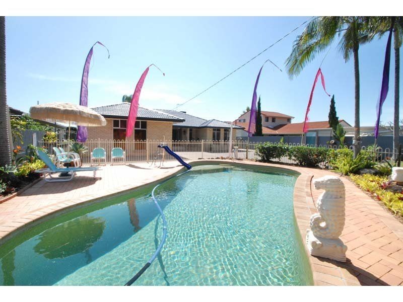 222 Mallawa Drive, Palm Beach QLD 4221