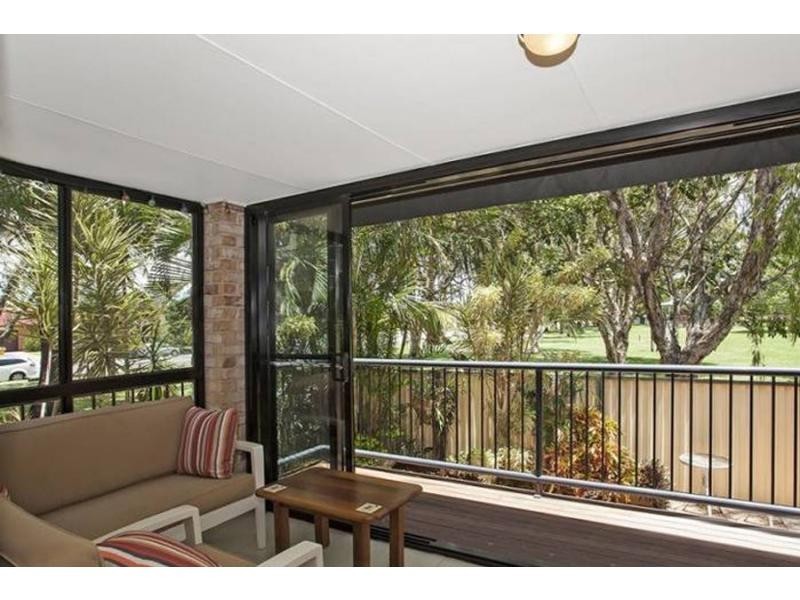 2/14 Nobby Parade, Miami QLD 4220