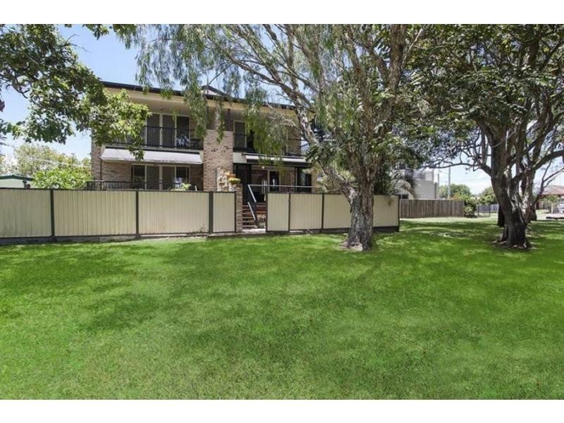 2/14 Nobby Parade, Miami QLD 4220