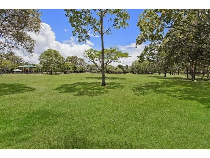 2/14 Nobby Parade, Miami QLD 4220