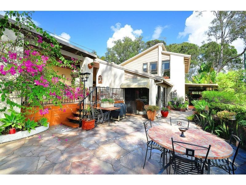 83 Ocean Parade, Burleigh Heads QLD 4220