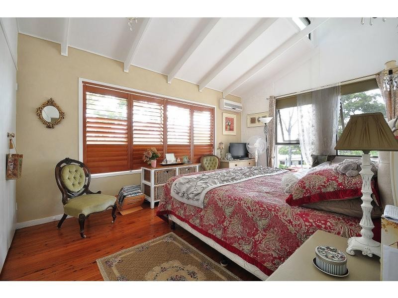 83 Ocean Parade, Burleigh Heads QLD 4220