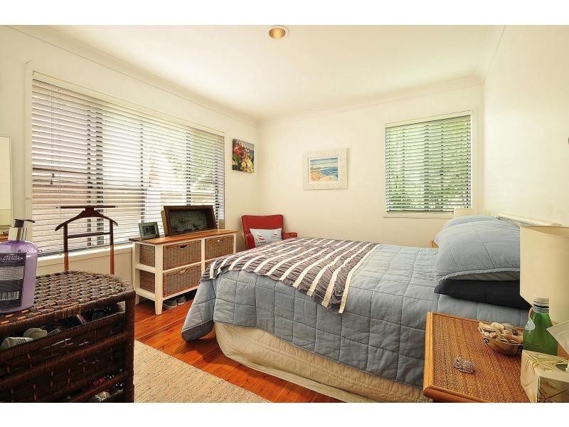 83 Ocean Parade, Burleigh Heads QLD 4220