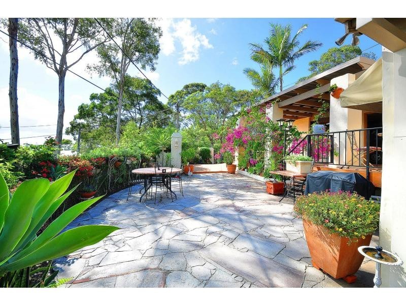 83 Ocean Parade, Burleigh Heads QLD 4220