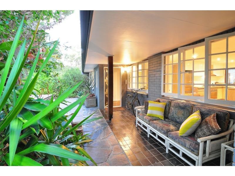 5 Kabool Road, Burleigh Heads QLD 4220