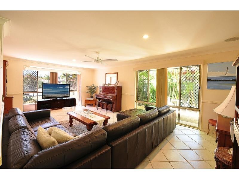 34 Islander Court, Burleigh Waters QLD 4220