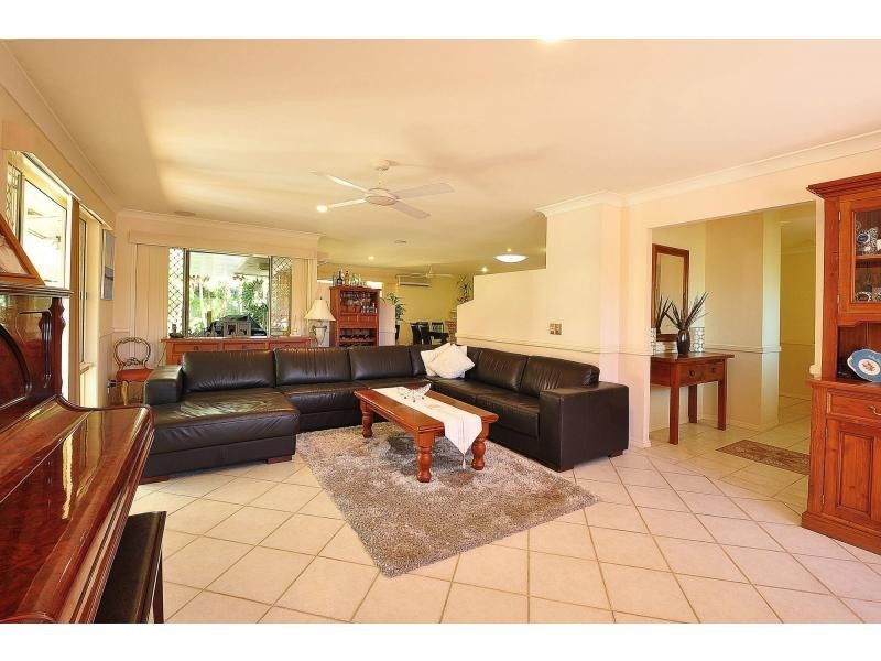 34 Islander Court, Burleigh Waters QLD 4220