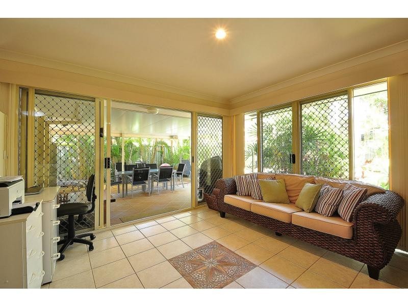 34 Islander Court, Burleigh Waters QLD 4220