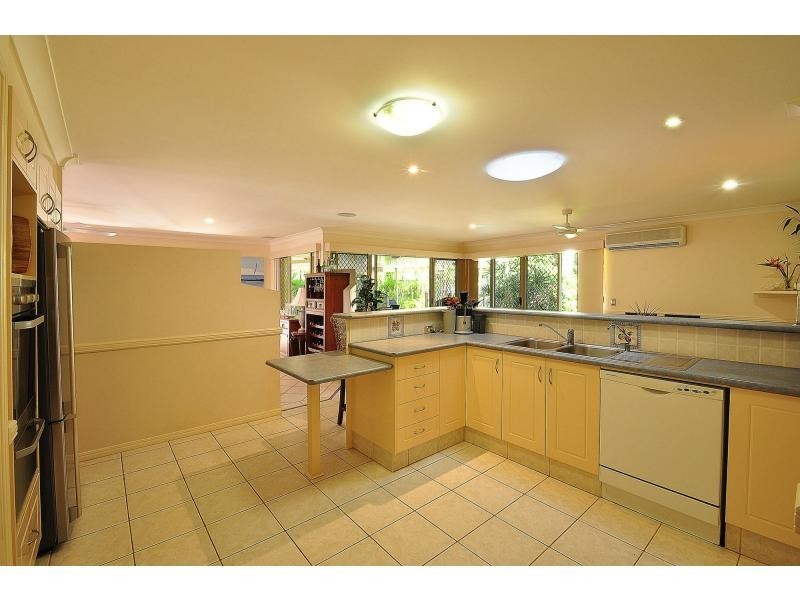 34 Islander Court, Burleigh Waters QLD 4220