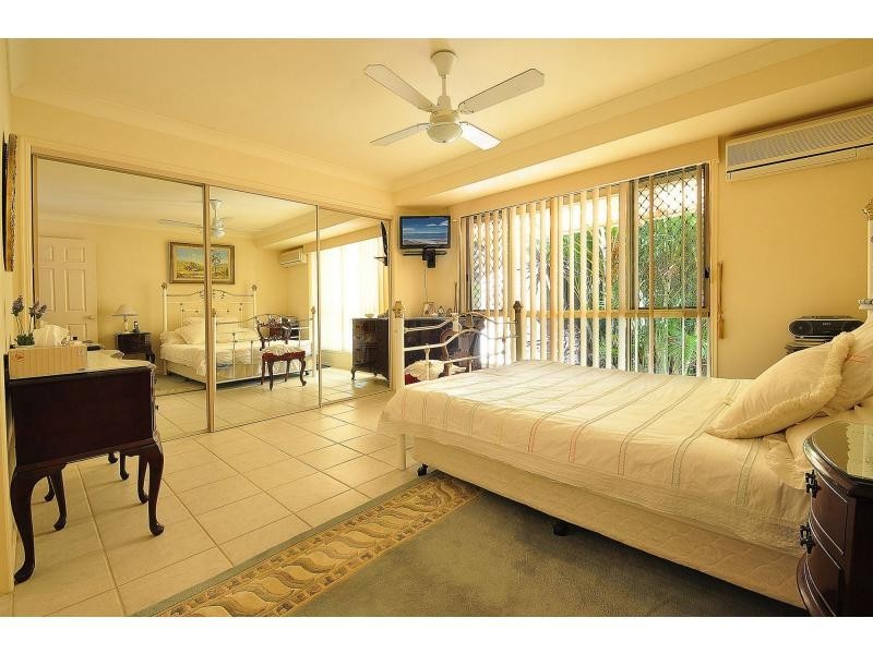 34 Islander Court, Burleigh Waters QLD 4220