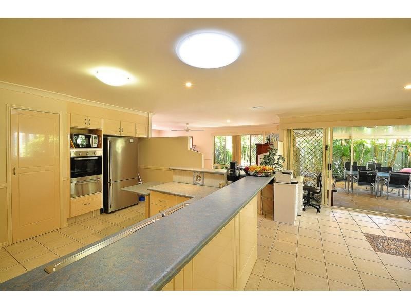 34 Islander Court, Burleigh Waters QLD 4220