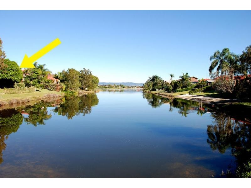 5 Kingfisher Crescent, Burleigh Waters QLD 4220