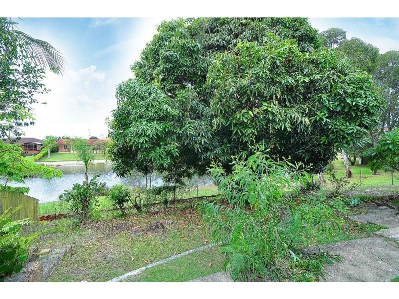 5 Kingfisher Crescent, Burleigh Waters QLD 4220