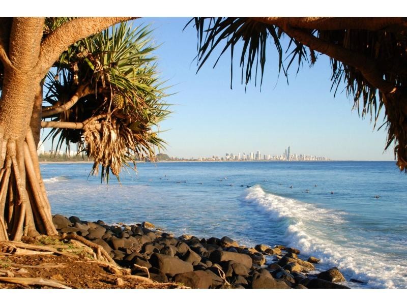 5 Kingfisher Crescent, Burleigh Waters QLD 4220