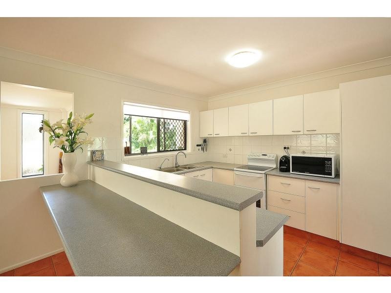 16 Aruma Avenue, Burleigh Waters QLD 4220