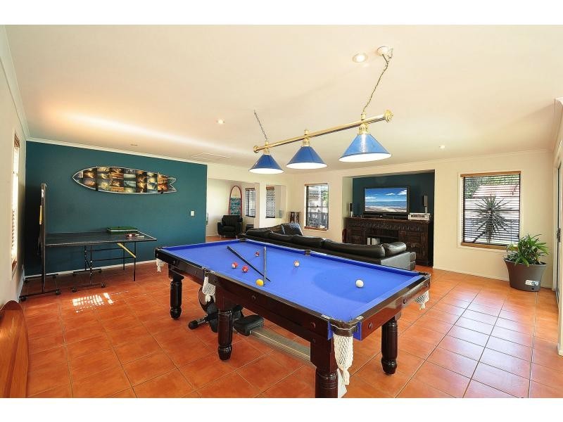 16 Aruma Avenue, Burleigh Waters QLD 4220