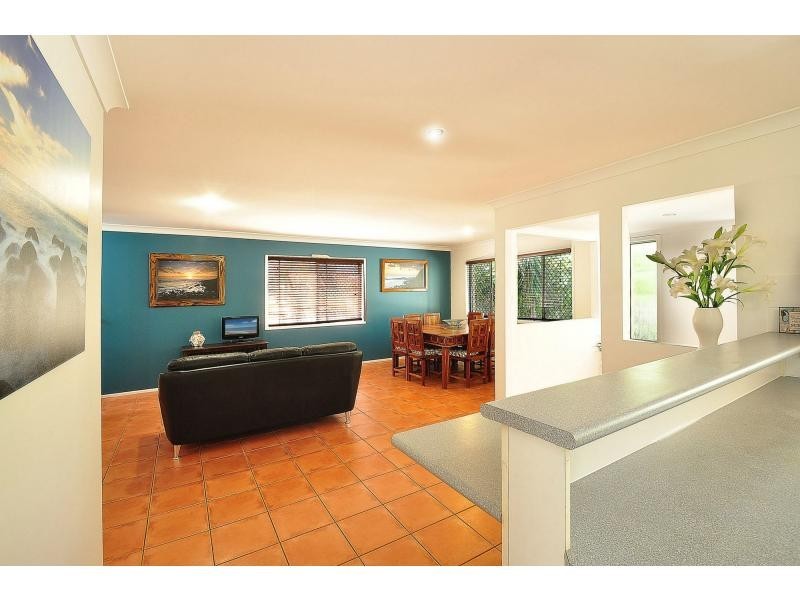 16 Aruma Avenue, Burleigh Waters QLD 4220