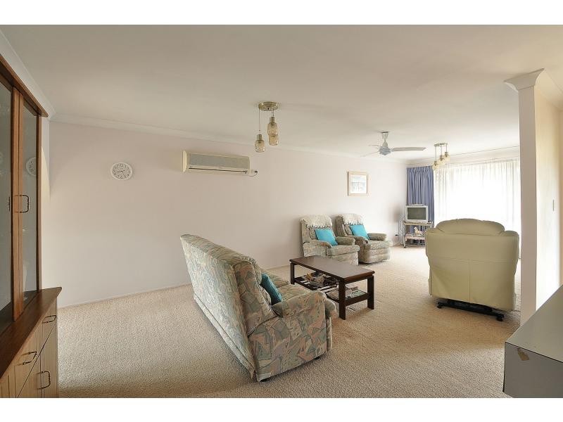 4 Kingfisher Crescent, Burleigh Waters QLD 4220