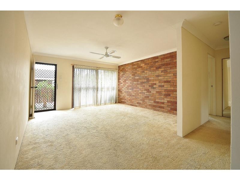 1/8 Doggett Drive, Miami QLD 4220